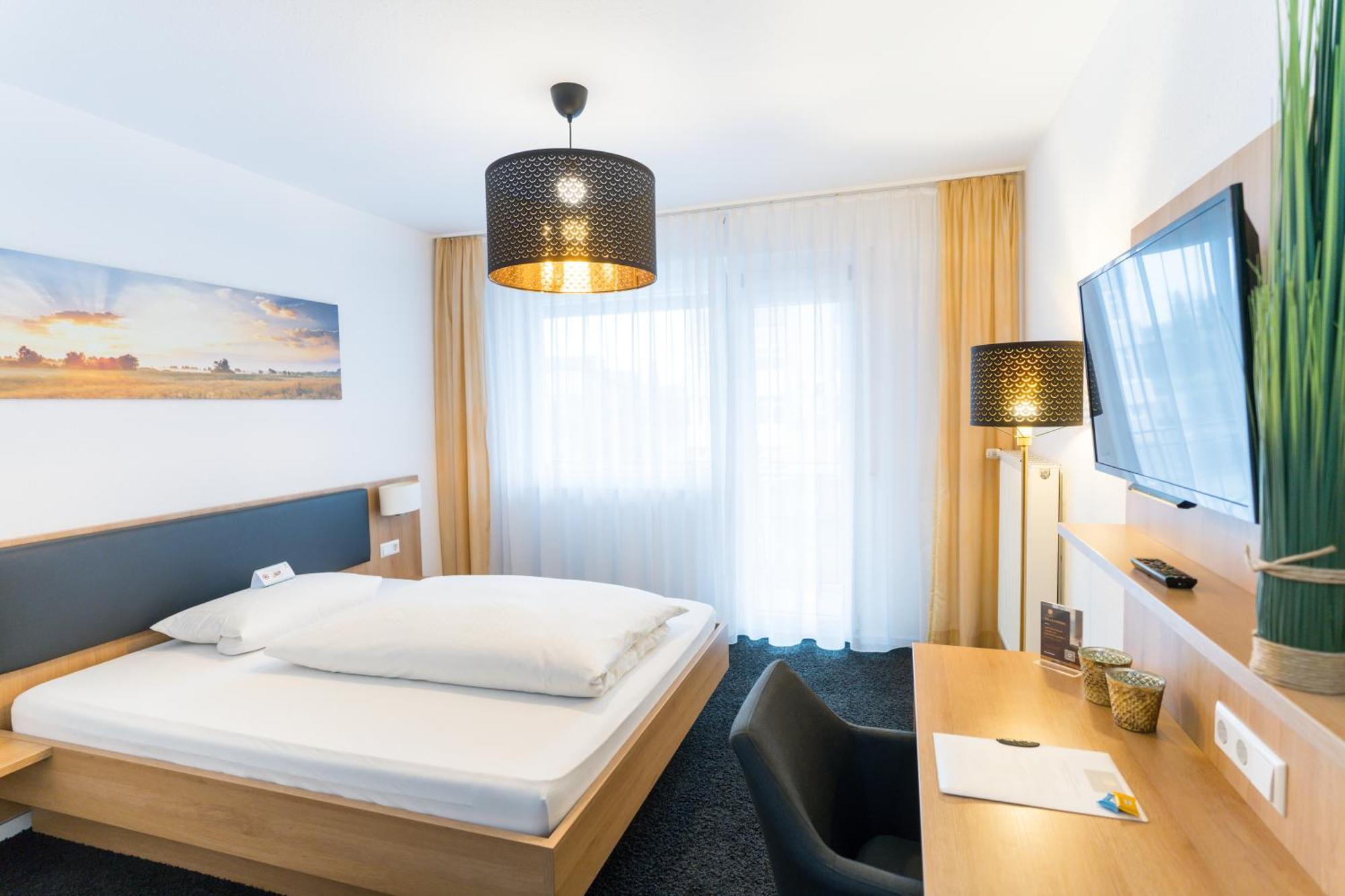 Hotel Zur Sonne Bodelshausen Екстериор снимка