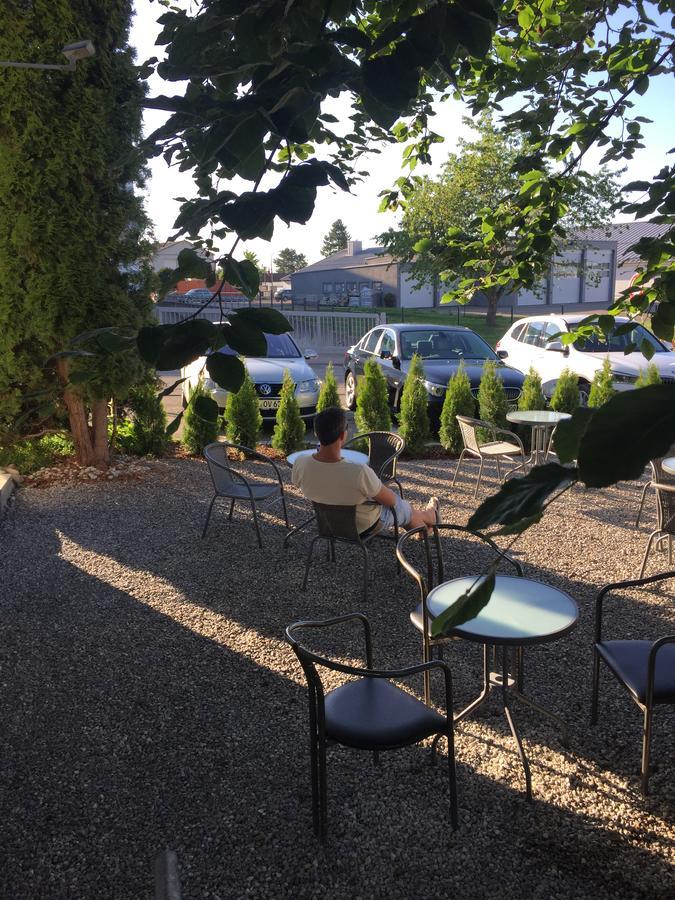 Hotel Zur Sonne Bodelshausen Екстериор снимка